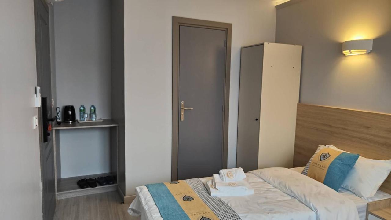 Chambre Pour 2 Personnes Avec Lit Separe Dans La Banlieue Parisienne Bondy Exteriör bild
